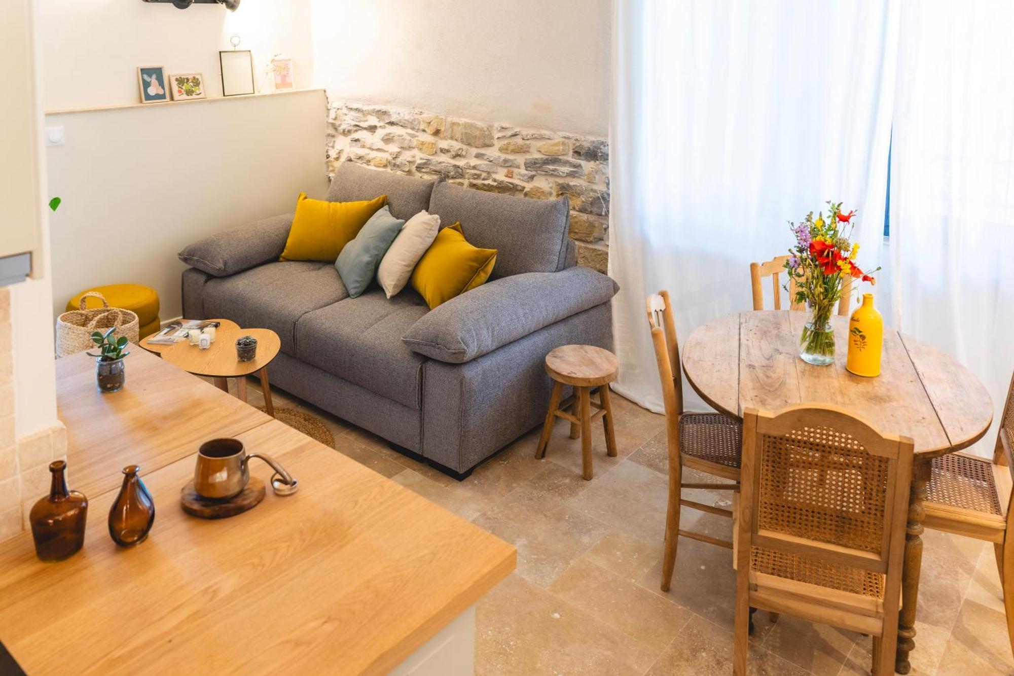 Les Terres Aoyama Hotel Saint Julien Les Rosiers ภายนอก รูปภาพ