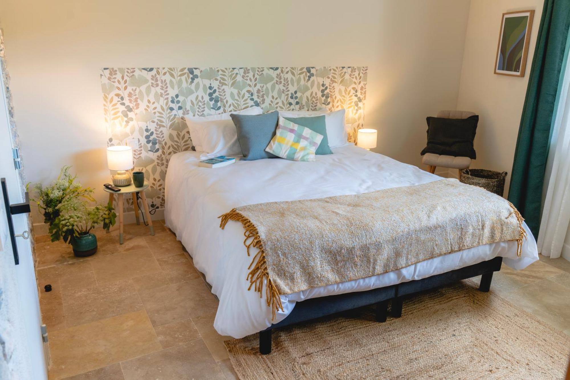 Les Terres Aoyama Hotel Saint Julien Les Rosiers ภายนอก รูปภาพ
